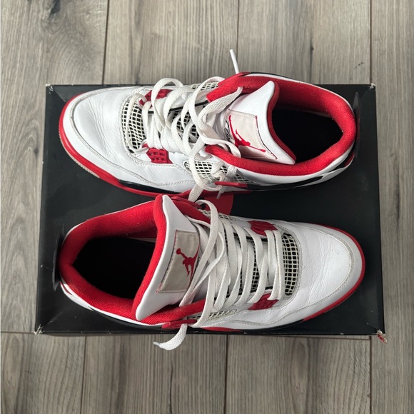 Jordan 4 Fire Red - Picture 2 of 9